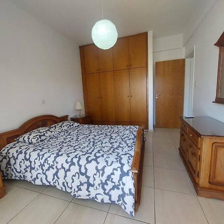 Sunny 2 Bedroom Larnaca Center Exterior photo