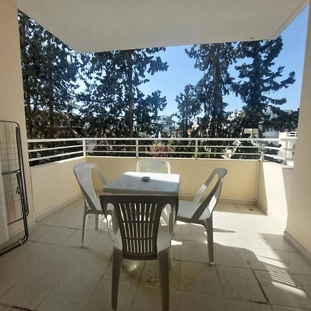 Sunny 2 Bedroom Larnaca Center Exterior photo