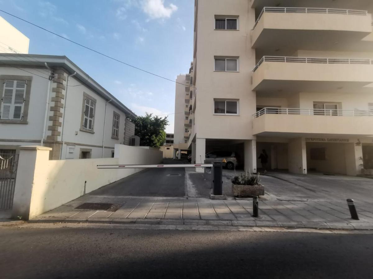Sunny 2 Bedroom Larnaca Center Exterior photo