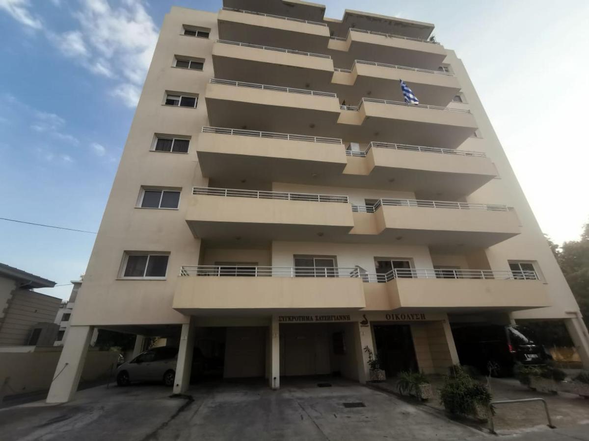 Sunny 2 Bedroom Larnaca Center Exterior photo