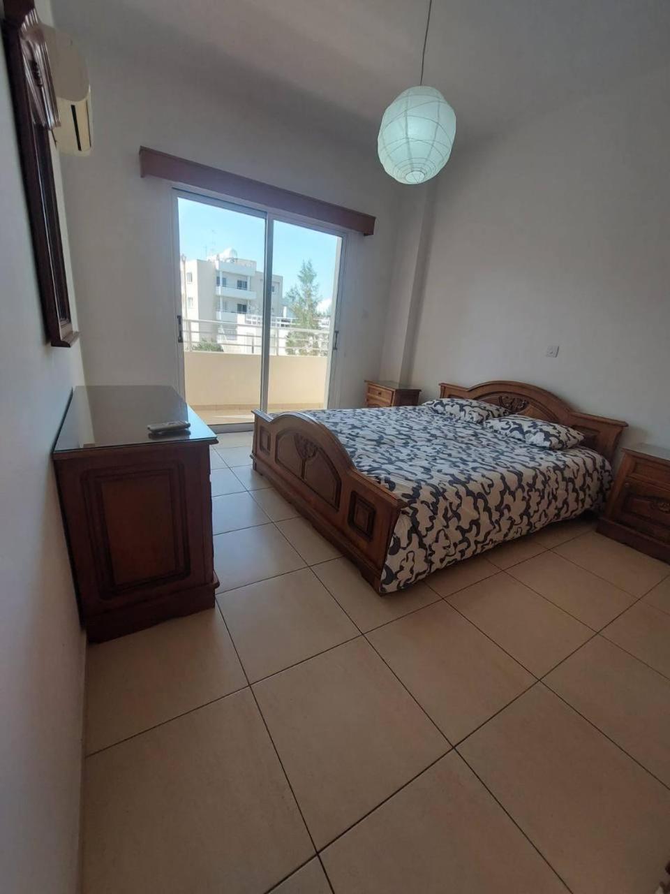 Sunny 2 Bedroom Larnaca Center Exterior photo